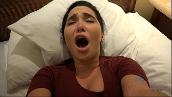 Kedİ Ile Büyük Dudaklar Alır Oral Seks Gelen Onu Kuzen