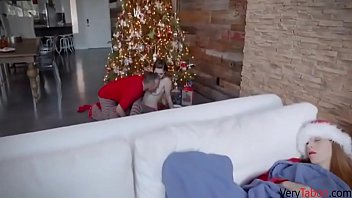 Köknar Ağacının Yanında Becerdin Bir Sıska Ile En Iyi Porno Film