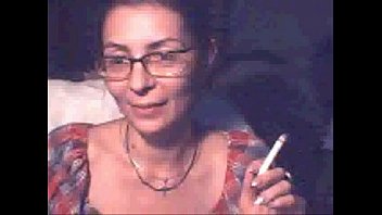 Video Sohbeti Yaparken Babalarıyla Oynayan Süpürgeyle Porno